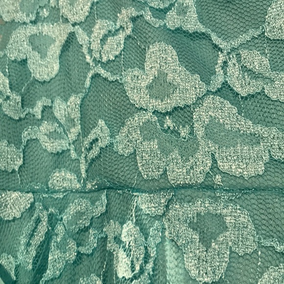 🌻 Blue Lace Short Prom Dress - Picture 2 of 3